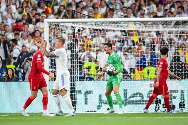 开云体育app-9次扑救拯救皇马！库尔图瓦是14冠之夜最亮的星